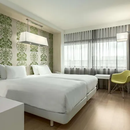 Nh Zuid Hotel 4*